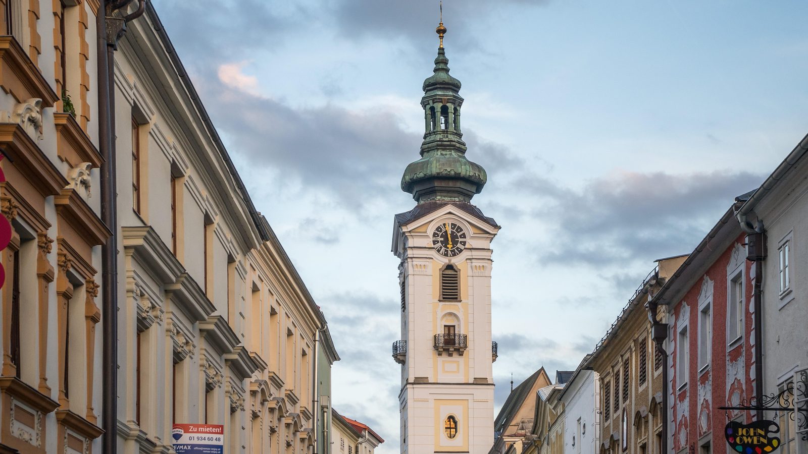 Blick über den Hauptplatz von Freistadt zum Stadtpfarrturm